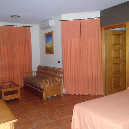 Hotel Rural La Encina อัลมาเดน ภายนอก รูปภาพ