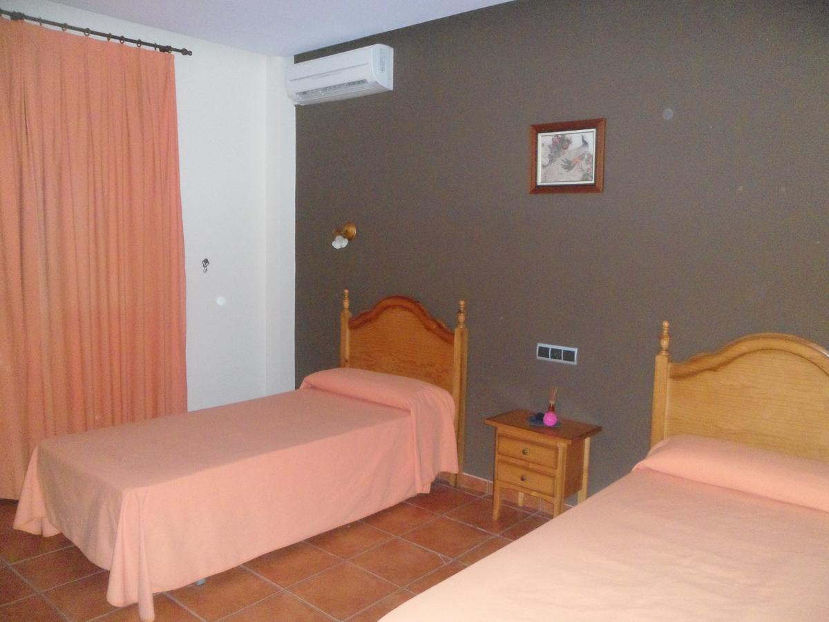 Hotel Rural La Encina อัลมาเดน ภายนอก รูปภาพ