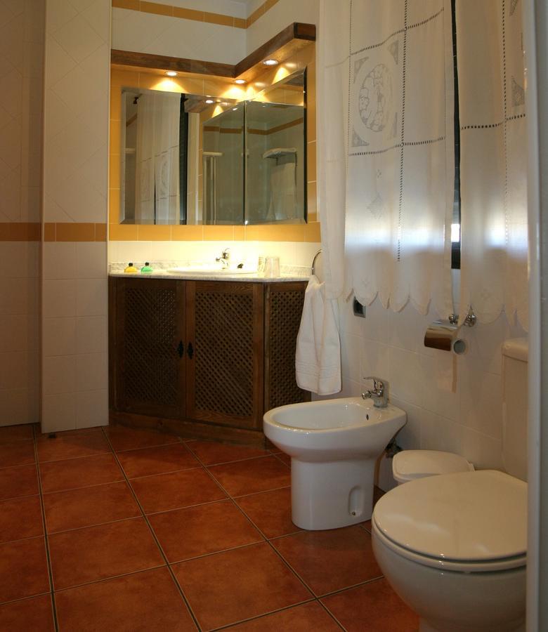 Hotel Rural La Encina อัลมาเดน ภายนอก รูปภาพ
