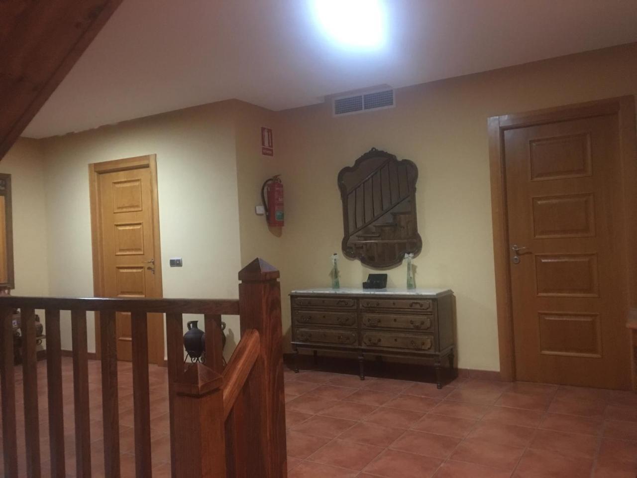 Hotel Rural La Encina อัลมาเดน ภายนอก รูปภาพ